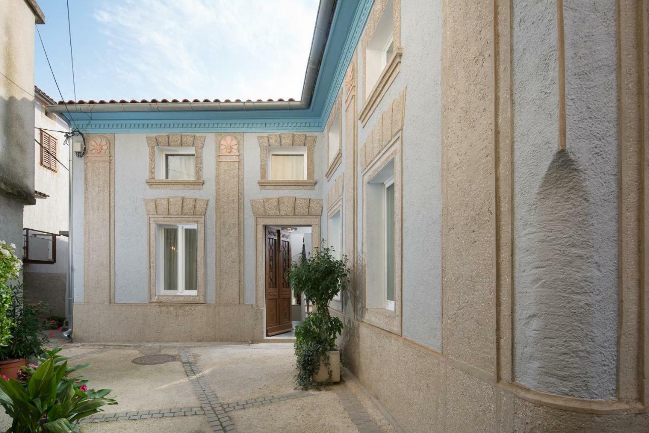 Mondinica Heritage House Dobrinj Exterior foto